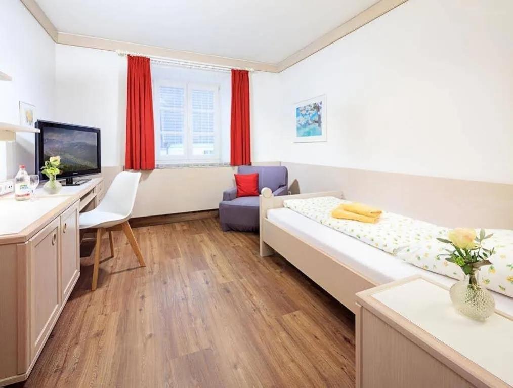 Hotel Und Gasthof Zur Laute Миндельхайм Экстерьер фото