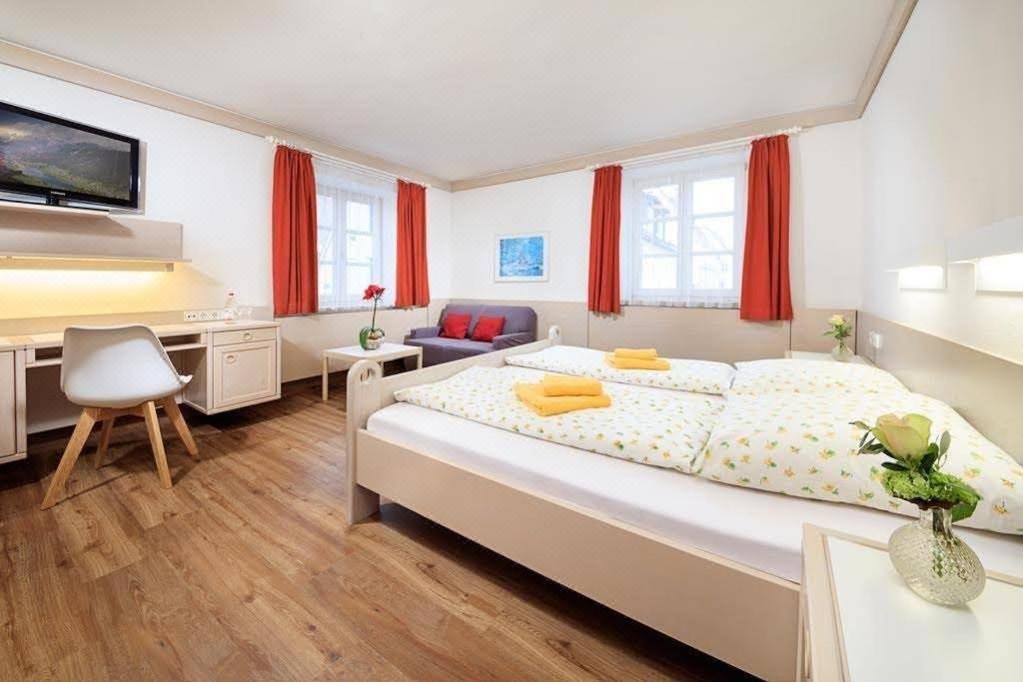 Hotel Und Gasthof Zur Laute Миндельхайм Экстерьер фото